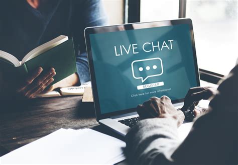 when are kaplan live chat reps available